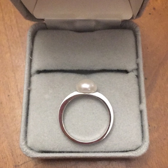 STERLING SILVER CZ AND SYNTHETIC PEARL RING - Picture 2 of 5